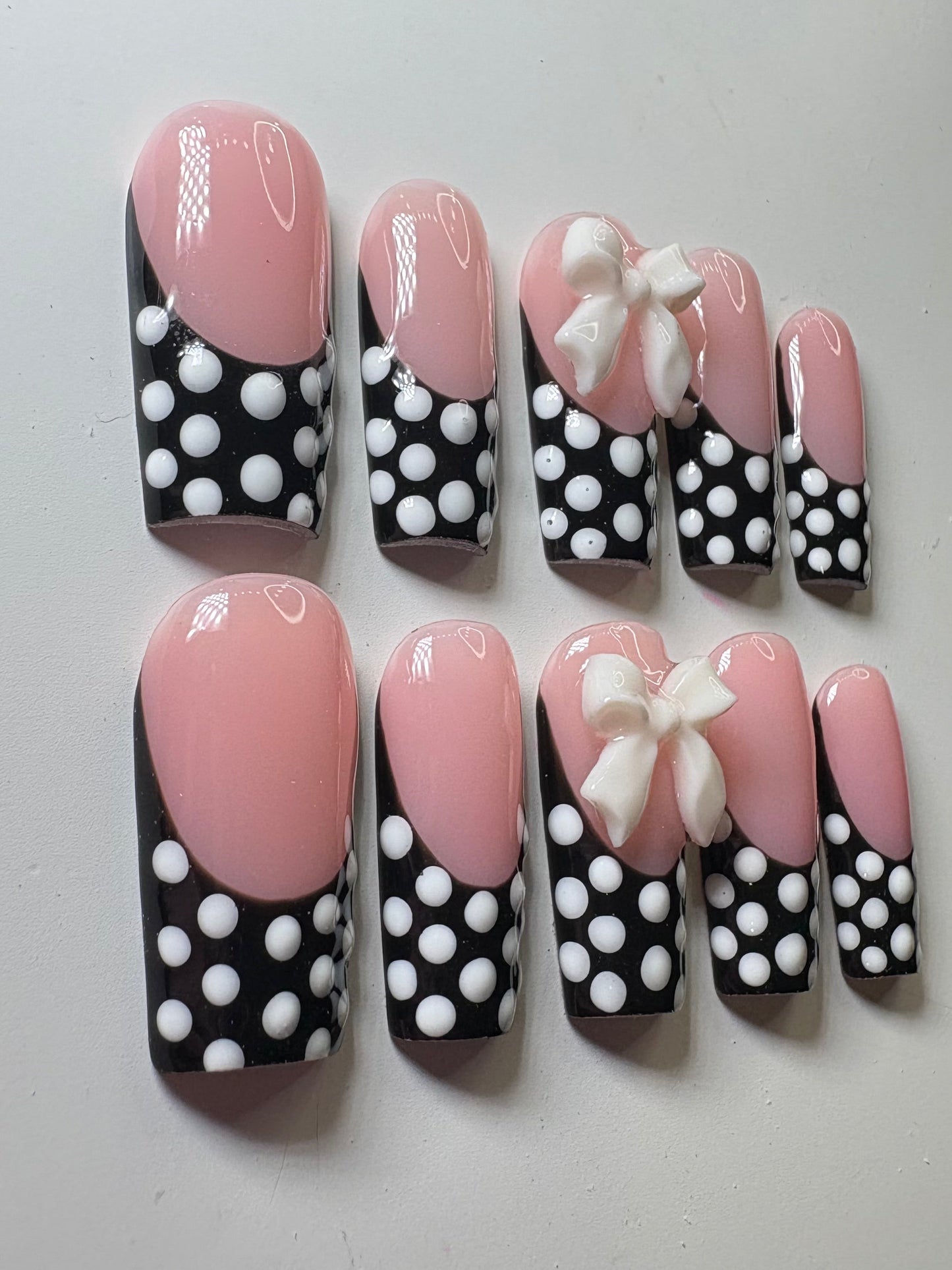 Black and White Dots