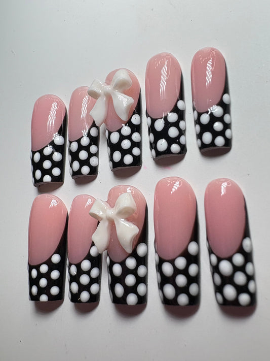 Black and White Dots